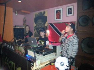 61341_647380945320950_155038167_n