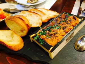 生ウニ板一枚まるごとバーナー焼き