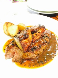 黒毛和牛ヒレ肉シャトーブリアンとフランス産フォアグラのロッシーニ