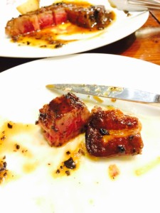 黒毛和牛ヒレ肉シャトーブリアンとフランス産フォアグラのロッシーニ